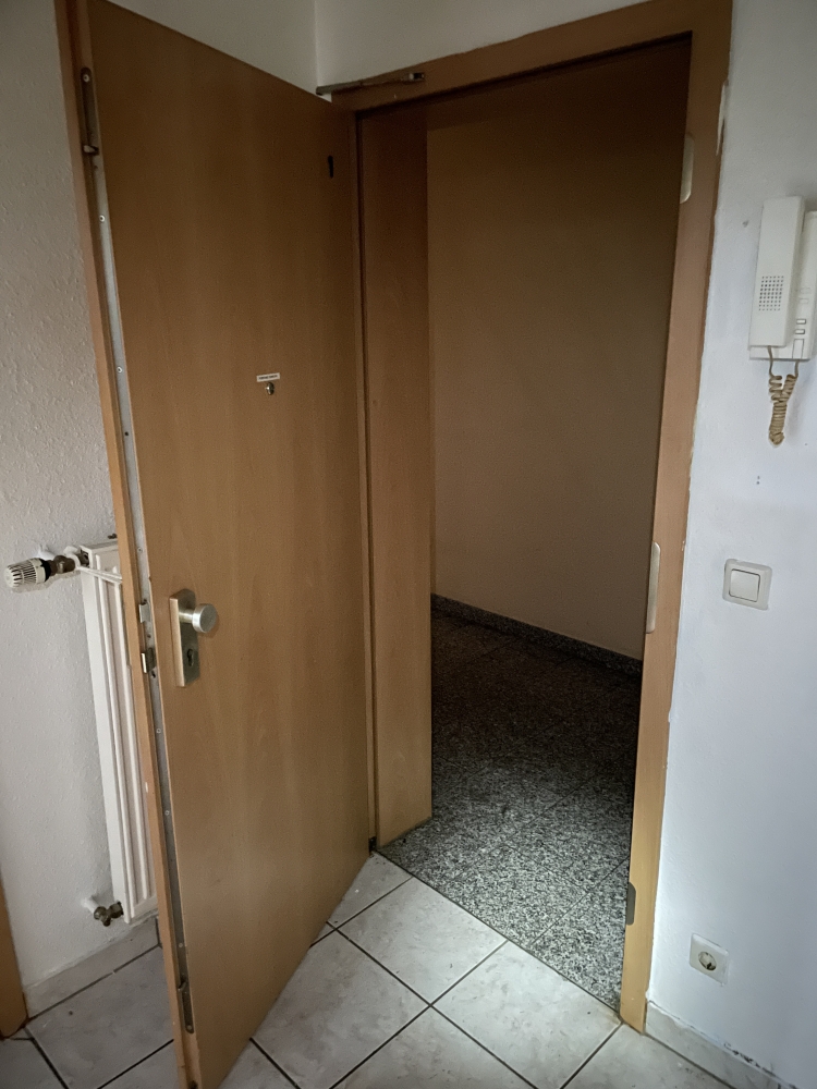 Porte appartement finition hêtre, tirant droite